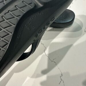 Women’s size 10 offas size 10 recovery sandals